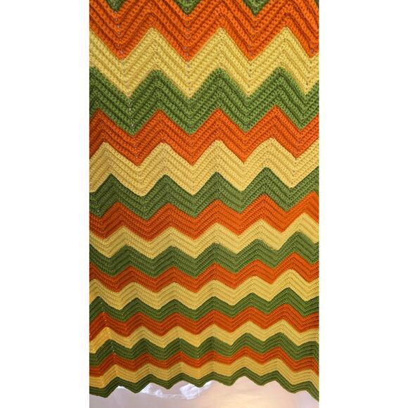 Vintage Chevron Green Yellow & Orange 70's Hand Crocheted Zig Zag Blanket 61"x56 - Picture 8 of 9